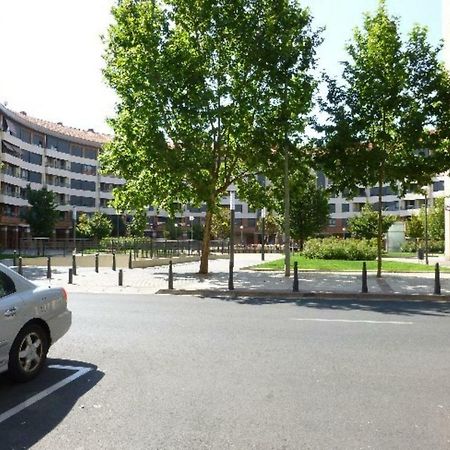 Manzanera, Junto Ayuntamiento Y Riojaforum Logroño Buitenkant foto